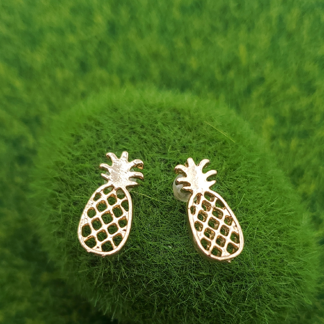 Gold Tone Fruit Pineapple Stud Earrings E1036